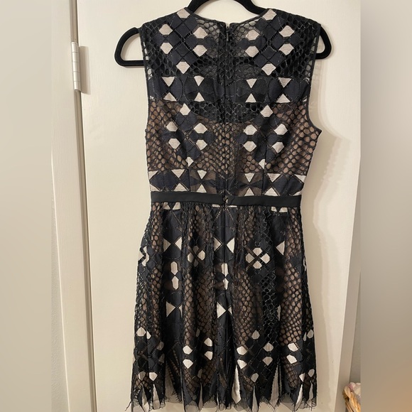 BCBGMaxAzria - Kailey Sleeveless A-Line Lace Sheer Geometric Midi Dress - Picture 4 of 6